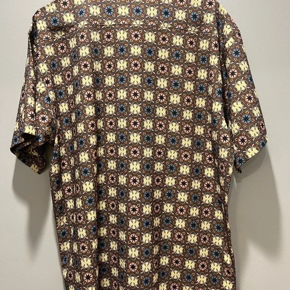 Puma Classics New Prep Woven Graphic Collared Sleeve Button Up Shirt Mens NWT